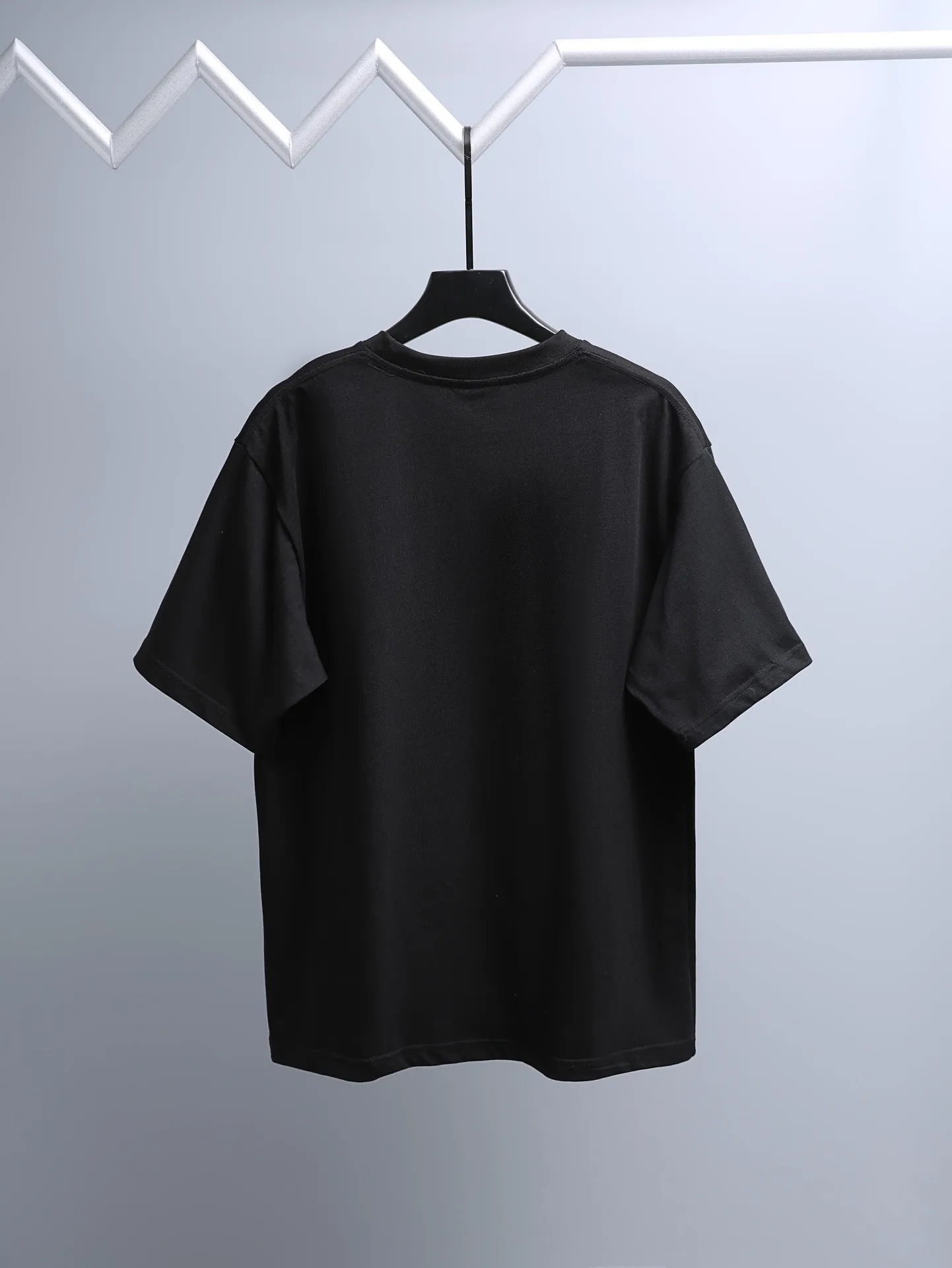 Carhartt 2꯭0꯭2꯭6 new spring and summer models ❤️ original ⌚️ high version Carhartt fabric is made of high-density pure cotton, does not deform and does not shrink. Process introduction: double thread movement. The chest logo uses high-quality embroidery🪡 technology. Color: Black SIZE: M-XXL